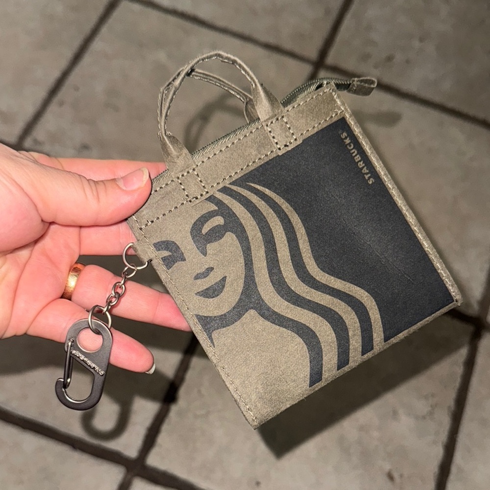 Rare Htf Korean exclusive Starbucks key ring tote